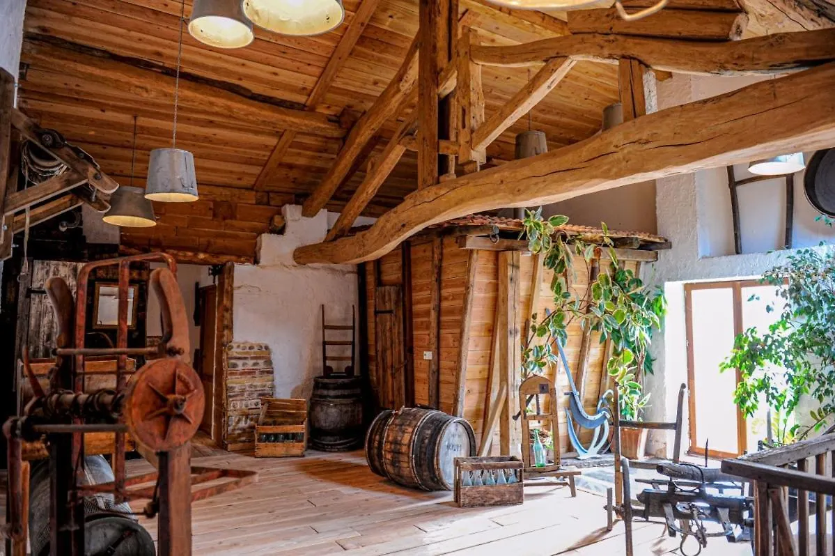 Le Moulin De Chamambard Hotel Saint-Denis-les-Bourg 0*,  Frankrijk